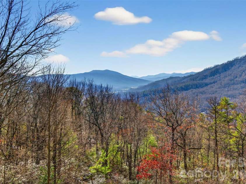 1909 Linville Drive, Marion, NC 28752.  MLS# CAR4327984, YatesRealty ID 3239. 