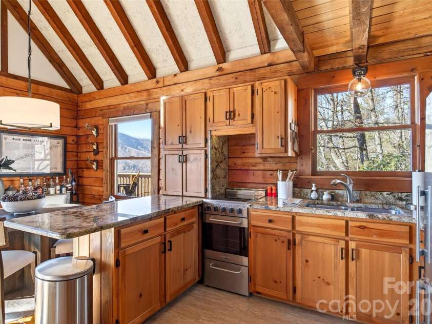 1909 Linville Drive, Marion, NC 28752.  MLS# CAR4327984, YatesRealty ID 3239. 