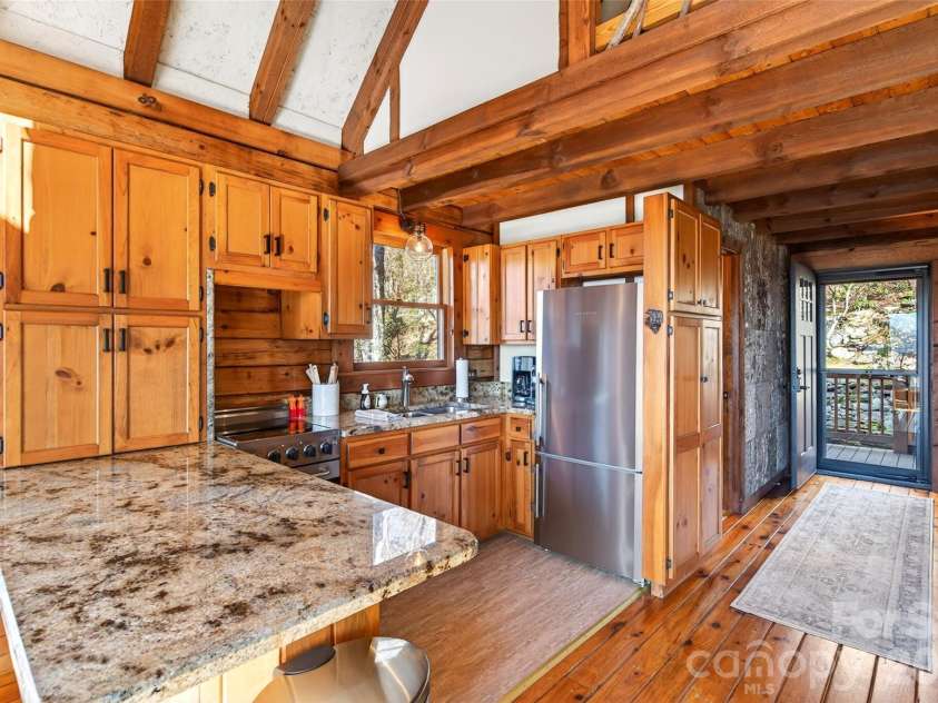 1909 Linville Drive, Marion, NC 28752.  MLS# CAR4327984, YatesRealty ID 3239. 