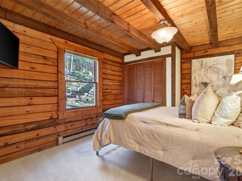 1909 Linville Drive, Marion, NC 28752.  MLS# CAR4327984, YatesRealty ID 3239. 