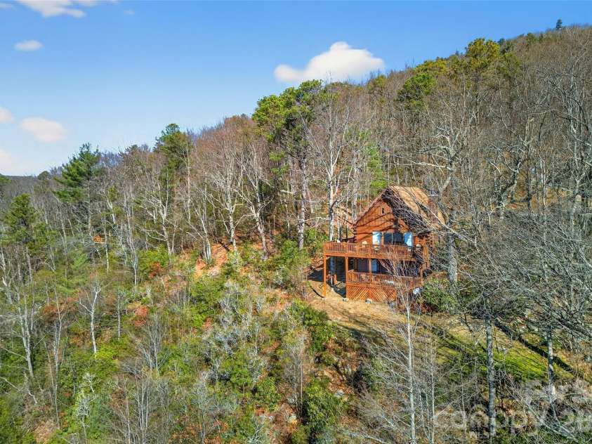 1909 Linville Drive, Marion, NC 28752.  MLS# CAR4327984, YatesRealty ID 3239. 