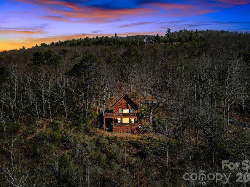 1909 Linville Drive, Marion, NC 28752.  MLS# CAR4327984, YatesRealty ID 3239. 