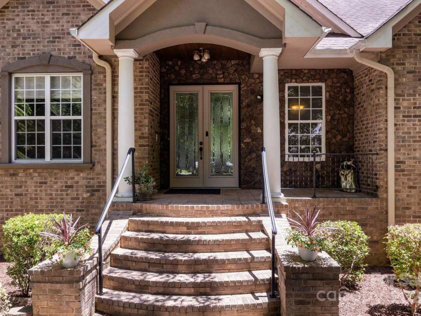 7230 Timber Ridge Drive, Mint Hill, NC 28227.  MLS# CAR4163574, YatesRealty ID 3239. 