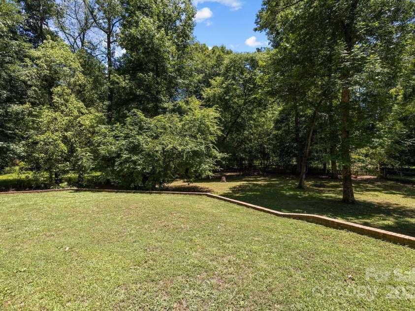 7230 Timber Ridge Drive, Mint Hill, NC 28227.  MLS# CAR4163574, YatesRealty ID 3239. 