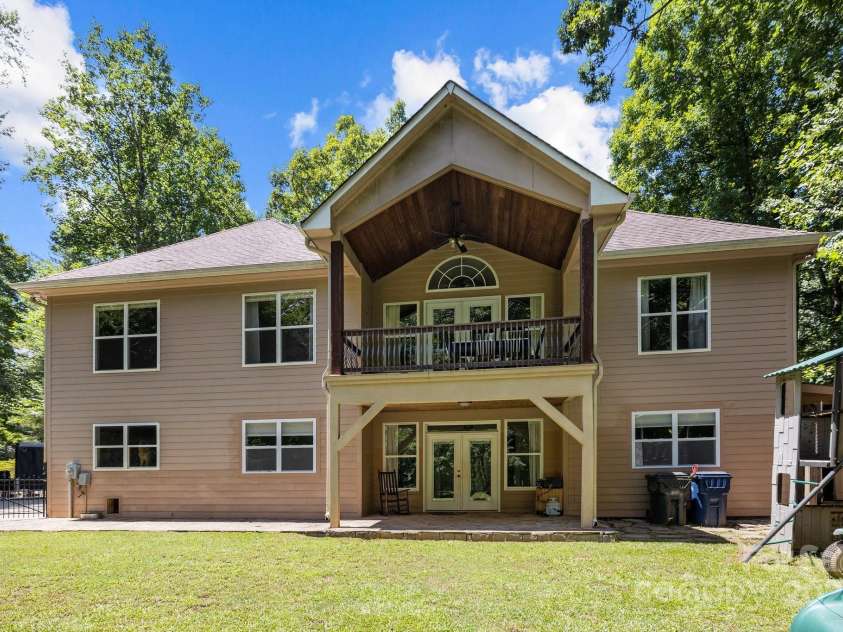7230 Timber Ridge Drive, Mint Hill, NC 28227.  MLS# CAR4163574, YatesRealty ID 3239. 