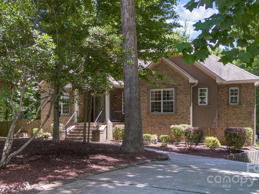 7230 Timber Ridge Drive, Mint Hill, NC 28227.  MLS# CAR4163574, YatesRealty ID 3239. 