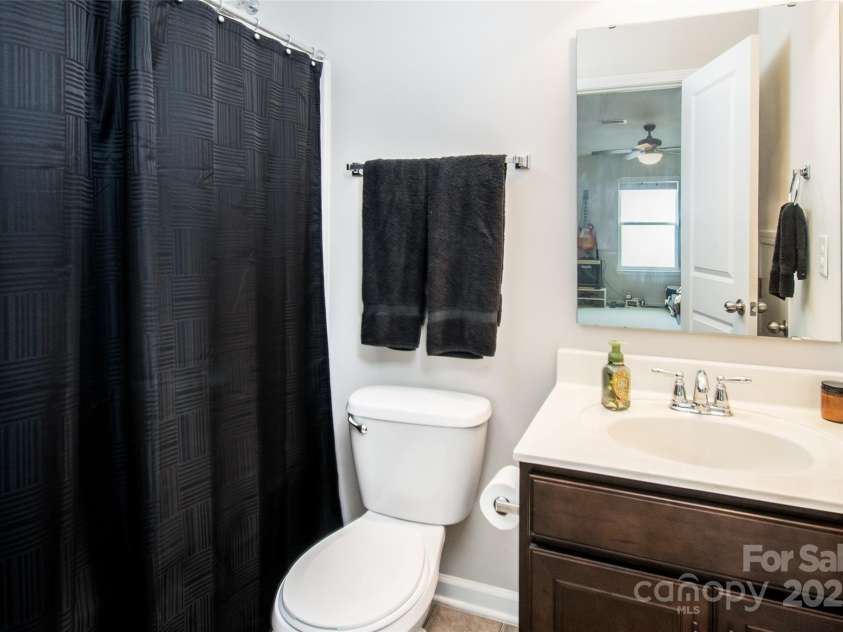 128 Millen Drive, Mooresville, NC 28115.  MLS# CAR4234778, YatesRealty ID 32390. 3rd floor full bathroom
