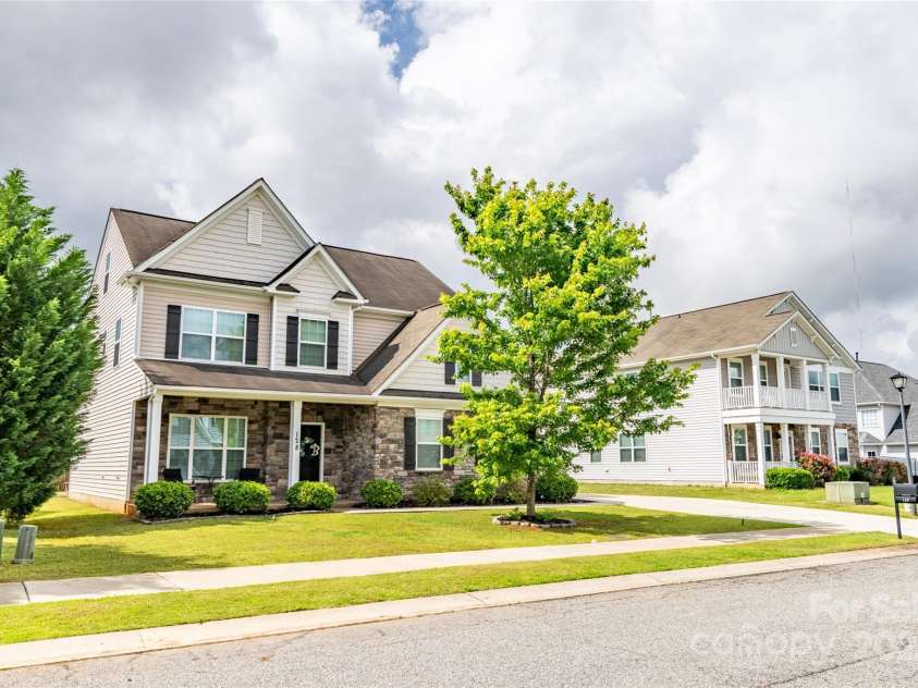 128 Millen Drive, Mooresville, NC 28115.  MLS# CAR4234778, YatesRealty ID 32390. Welcome to 128 Millen Drive