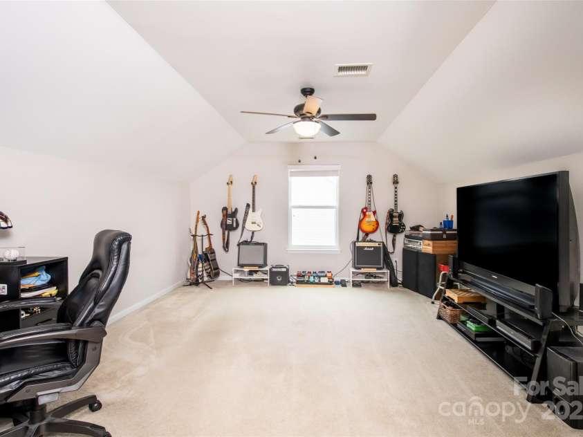 128 Millen Drive, Mooresville, NC 28115.  MLS# CAR4318597, YatesRealty ID 32390. 3rd floor office/bedroom/flex area