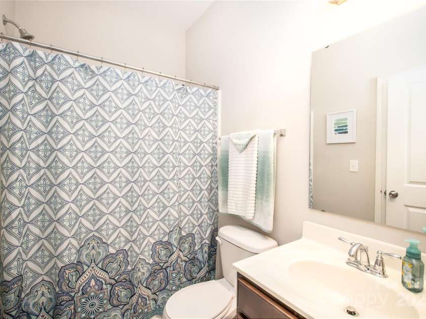 128 Millen Drive, Mooresville, NC 28115.  MLS# CAR4318597, YatesRealty ID 32390. Main floor full bath