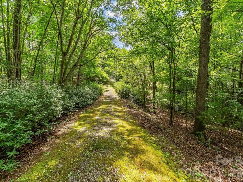 2040 Hampson Road, Morganton, NC 28655.  MLS# CAR4393978, YatesRealty ID 32390. 