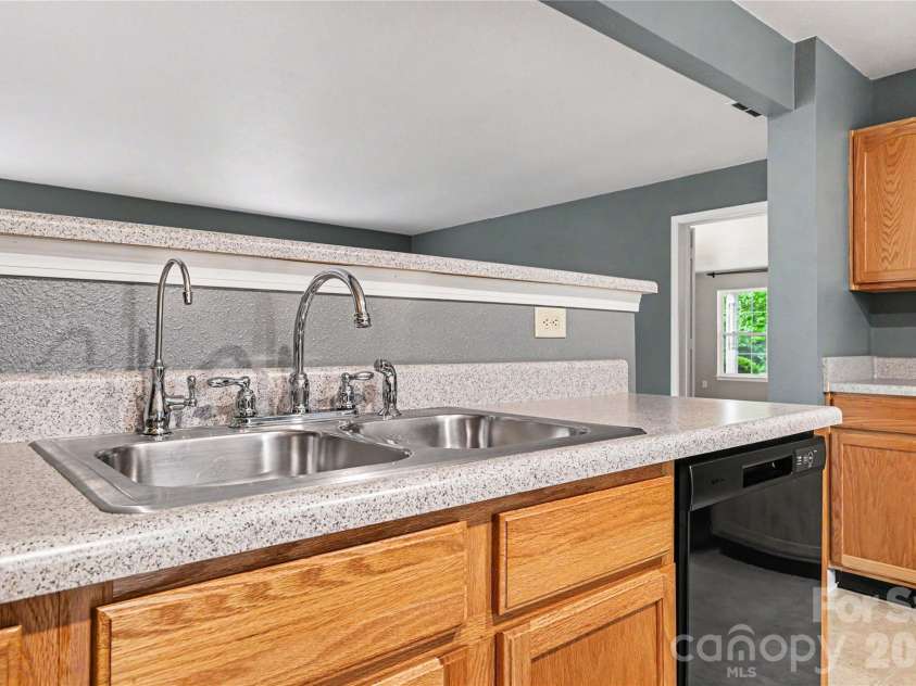3800 Shasta Circle, Clover, SC 29710.  MLS# CAR4388053, YatesRealty ID 32391. 