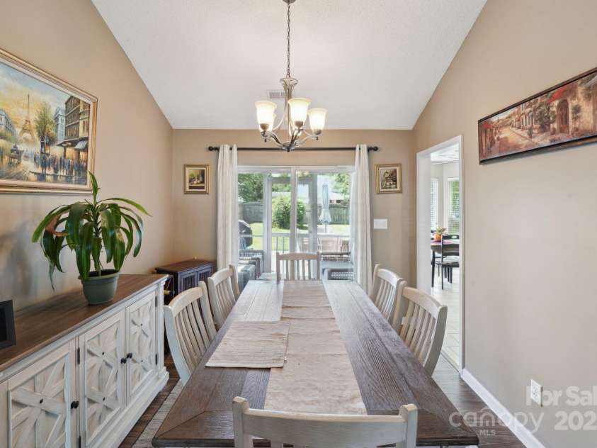 8105 Castlemaine Drive, Matthews, NC 28104.  MLS# CAR4258985, YatesRealty ID 32391. 