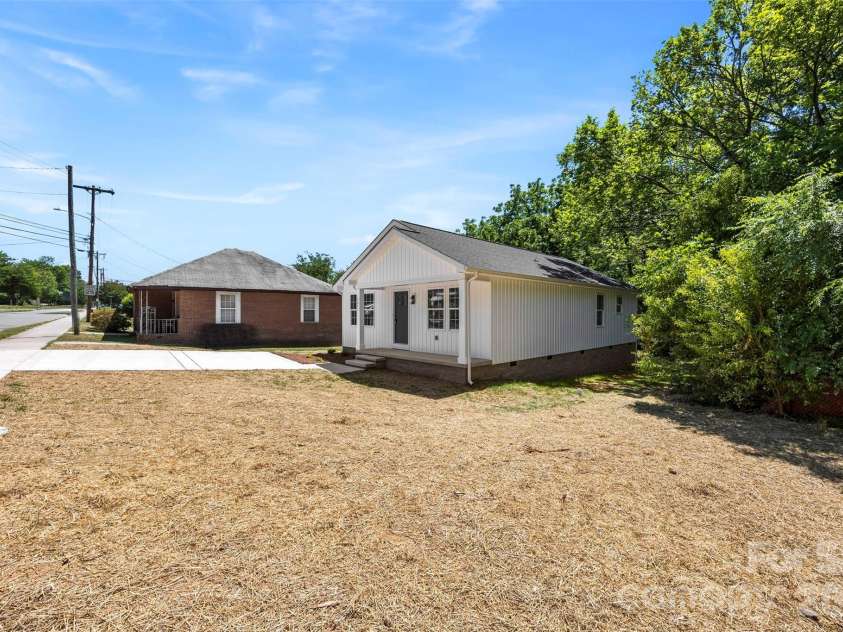 1511 Horah Street, Salisbury, NC 28144.  MLS# CAR4381407, YatesRealty ID 32393. 