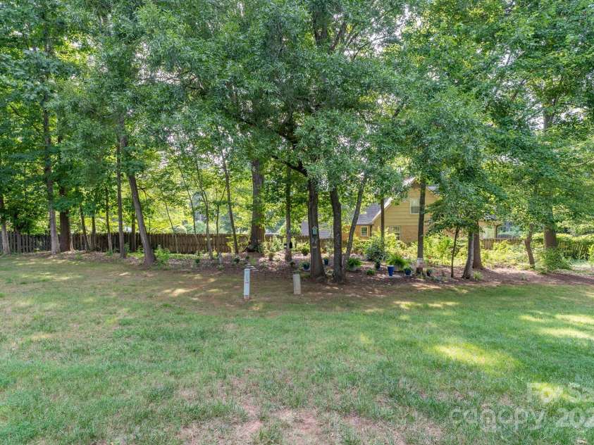 1735 Robinwood Road, Gastonia, NC 28054.  MLS# CAR4273342, YatesRealty ID 32393. 