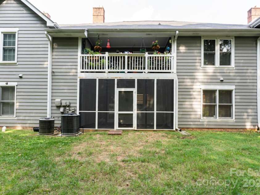 1735 Robinwood Road, Gastonia, NC 28054.  MLS# CAR4273342, YatesRealty ID 32393. 