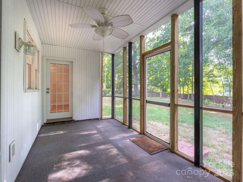 1735 Robinwood Road, Gastonia, NC 28054.  MLS# CAR4273342, YatesRealty ID 32393. 