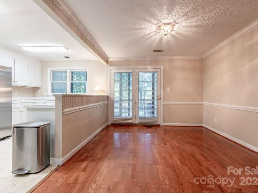 1735 Robinwood Road, Gastonia, NC 28054.  MLS# CAR4273342, YatesRealty ID 32393. 