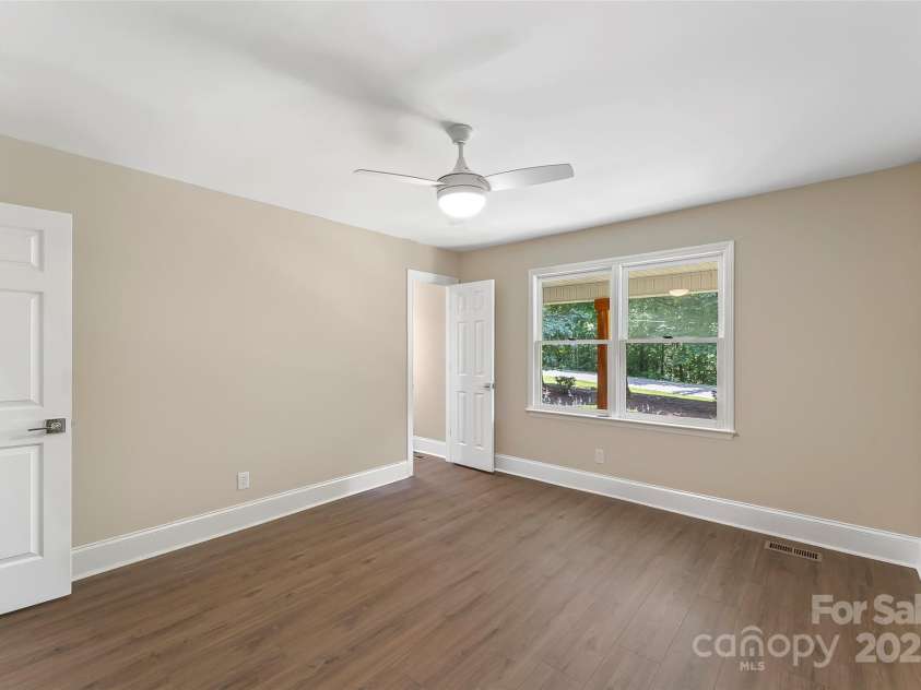 267 Winthrow Creek Road, Mooresville, NC 28115.  MLS# CAR4274339, YatesRealty ID 32394. Bedroom 3