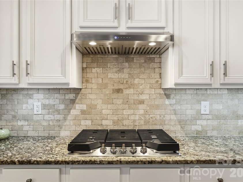 2827 Donegal Drive, Kannapolis, NC 28081.  MLS# CAR4402710, YatesRealty ID 32394. 