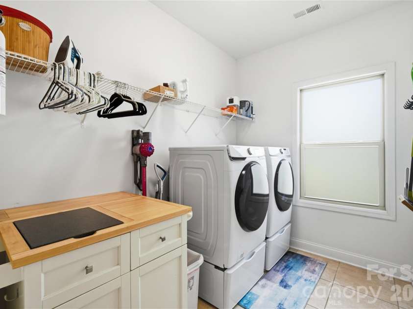 2827 Donegal Drive, Kannapolis, NC 28081.  MLS# CAR4402710, YatesRealty ID 32394. 
