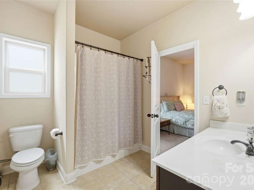 2827 Donegal Drive, Kannapolis, NC 28081.  MLS# CAR4402710, YatesRealty ID 32394. 