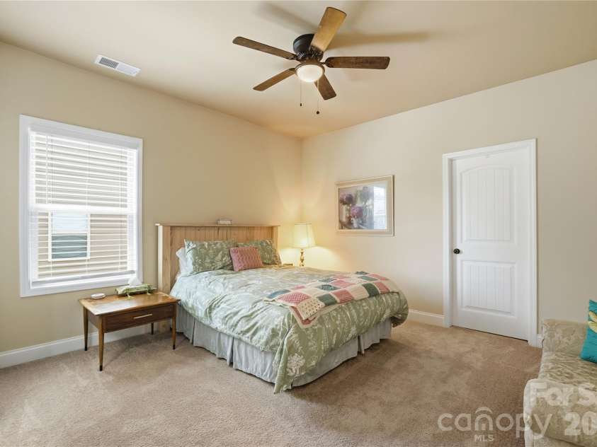 2827 Donegal Drive, Kannapolis, NC 28081.  MLS# CAR4402710, YatesRealty ID 32394. 