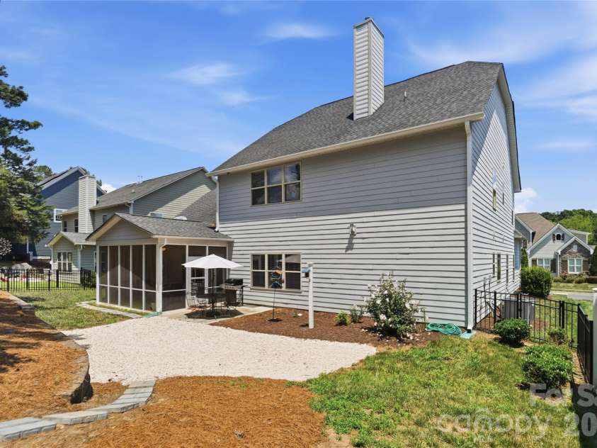 2827 Donegal Drive, Kannapolis, NC 28081.  MLS# CAR4402710, YatesRealty ID 32394. 