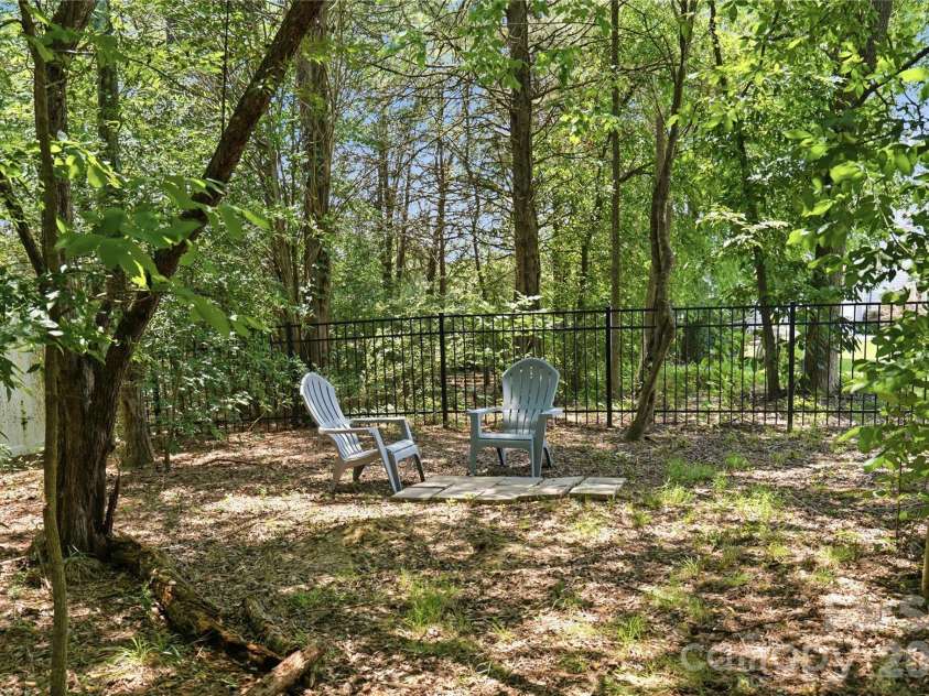 2827 Donegal Drive, Kannapolis, NC 28081.  MLS# CAR4402710, YatesRealty ID 32394. 