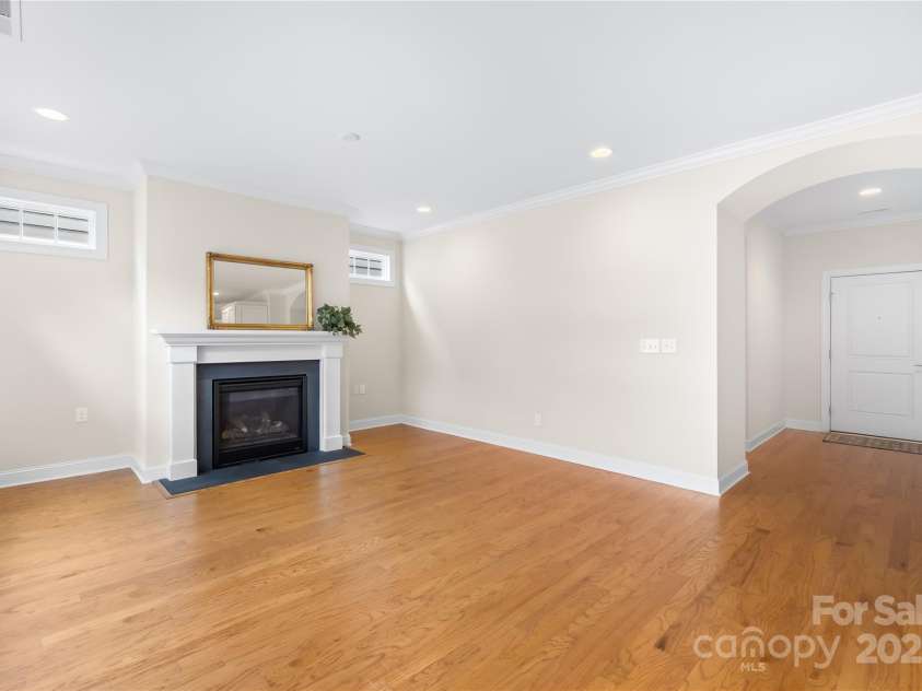 135 Valleymist Lane, Mooresville, NC 28117.  MLS# CAR4278379, YatesRealty ID 32395. 