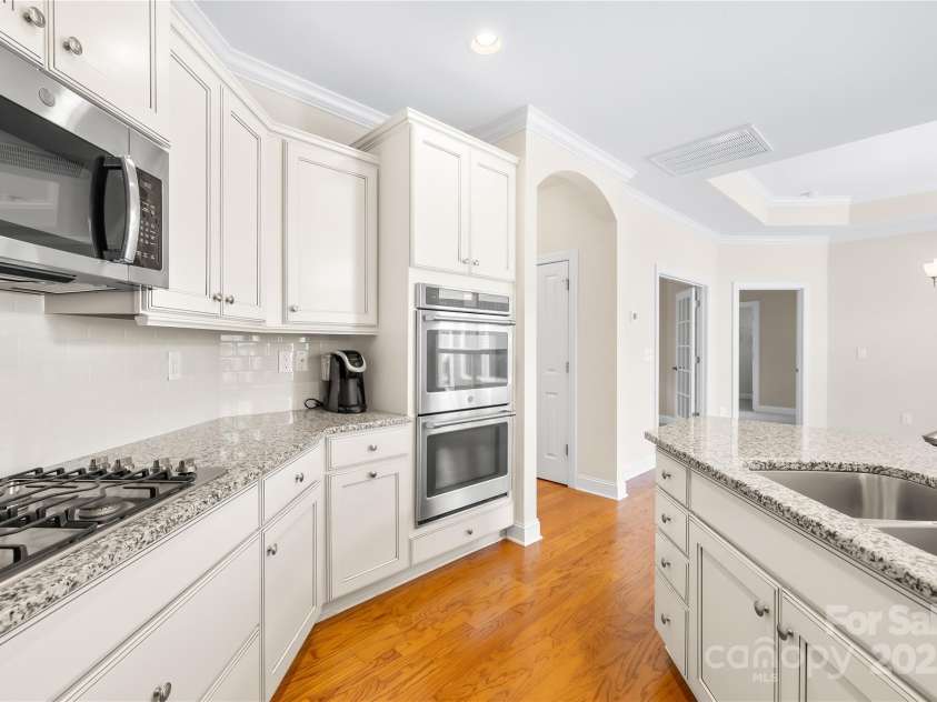 135 Valleymist Lane, Mooresville, NC 28117.  MLS# CAR4278379, YatesRealty ID 32395. 