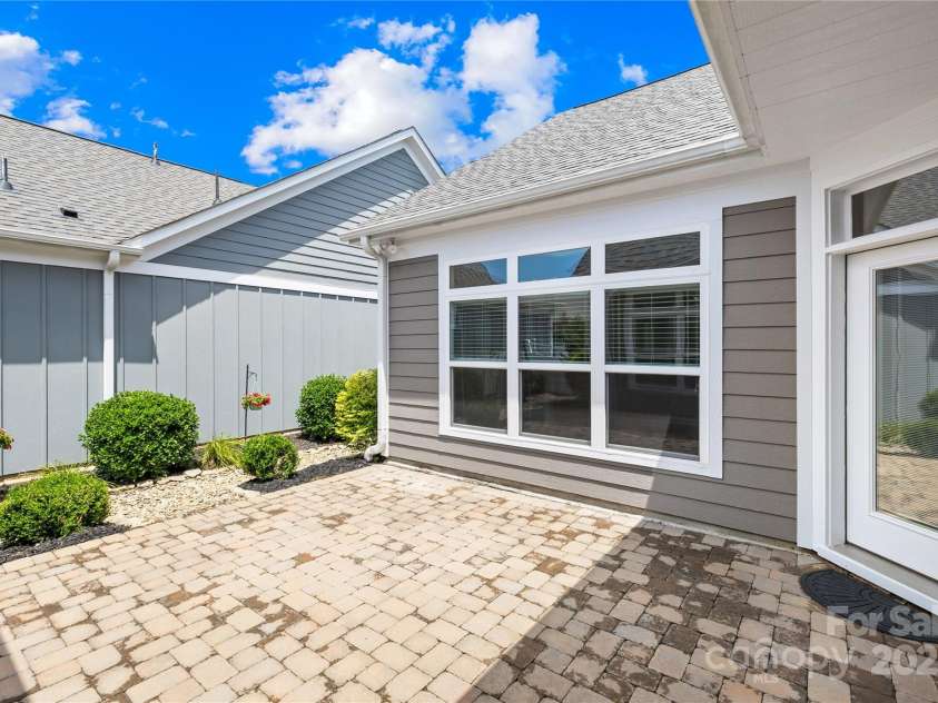 135 Valleymist Lane, Mooresville, NC 28117.  MLS# CAR4278379, YatesRealty ID 32395. 