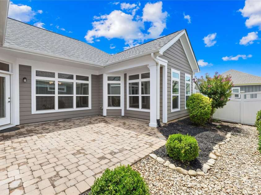 135 Valleymist Lane, Mooresville, NC 28117.  MLS# CAR4278379, YatesRealty ID 32395. 