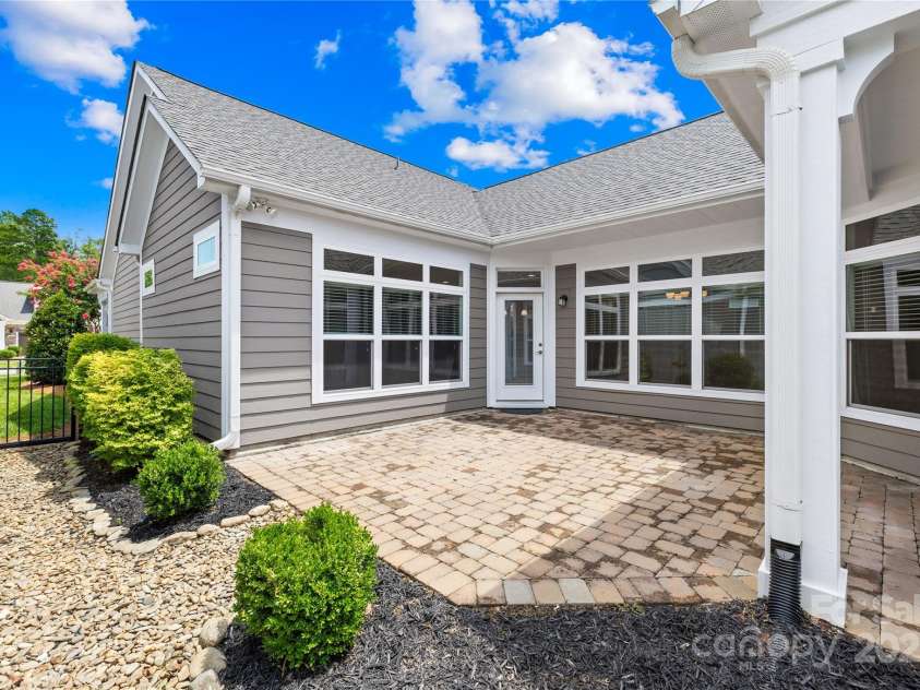 135 Valleymist Lane, Mooresville, NC 28117.  MLS# CAR4278379, YatesRealty ID 32395. 