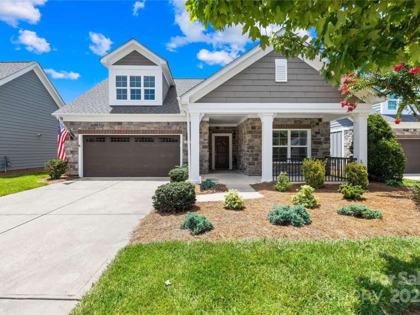 135 Valleymist Lane, Mooresville, NC 28117.  MLS# CAR4278379, YatesRealty ID 32395. Large covered front porch