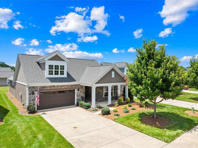 135 Valleymist Lane, Mooresville, NC 28117.  MLS# CAR4278379, YatesRealty ID 32395. Welcome to 135 Valleymist