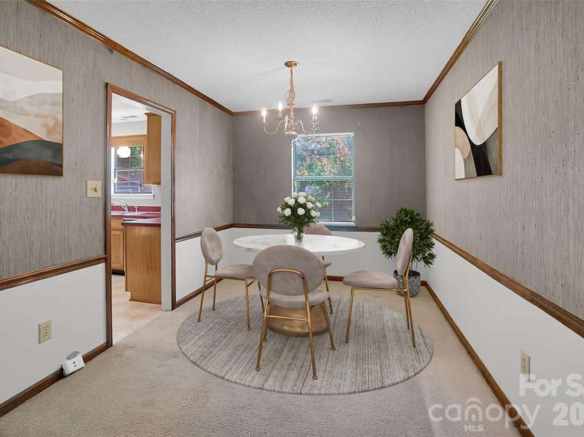 900 Highland Mist Lane, Charlotte, NC 28215.  MLS# CAR4393078, YatesRealty ID 32395. 