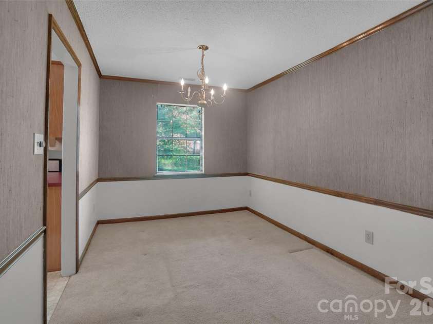 900 Highland Mist Lane, Charlotte, NC 28215.  MLS# CAR4393078, YatesRealty ID 32395. 