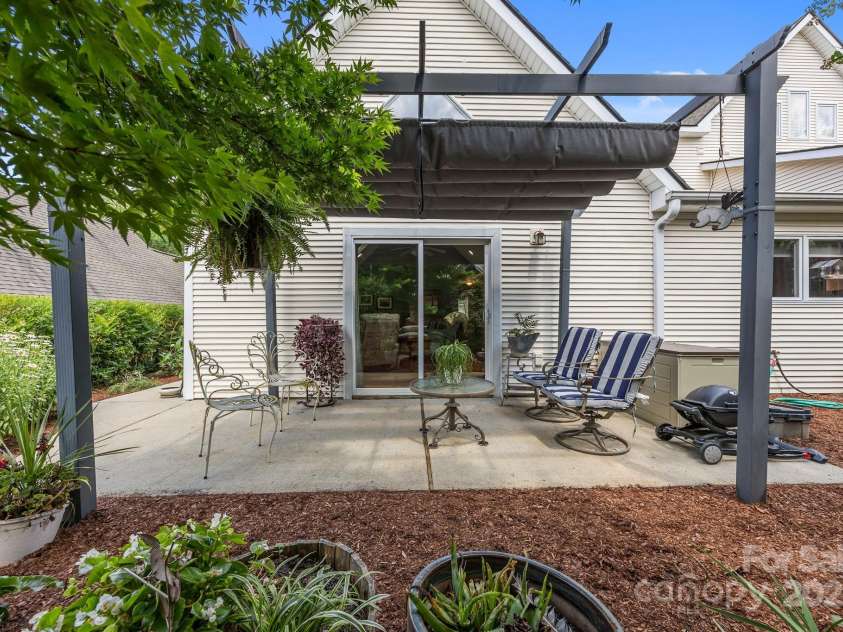 8 Beekeeper Trail, Swannanoa, NC 28778.  MLS# CAR4280414, YatesRealty ID 32396. Easy access from living room - gorgeous back yard!