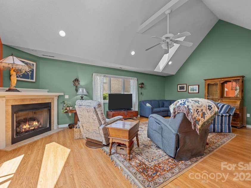 8 Beekeeper Trail, Swannanoa, NC 28778.  MLS# CAR4280414, YatesRealty ID 32396. Gas fireplace -no mess heat!