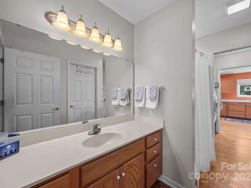 8 Beekeeper Trail, Swannanoa, NC 28778.  MLS# CAR4280414, YatesRealty ID 32396. Lots of closet space!