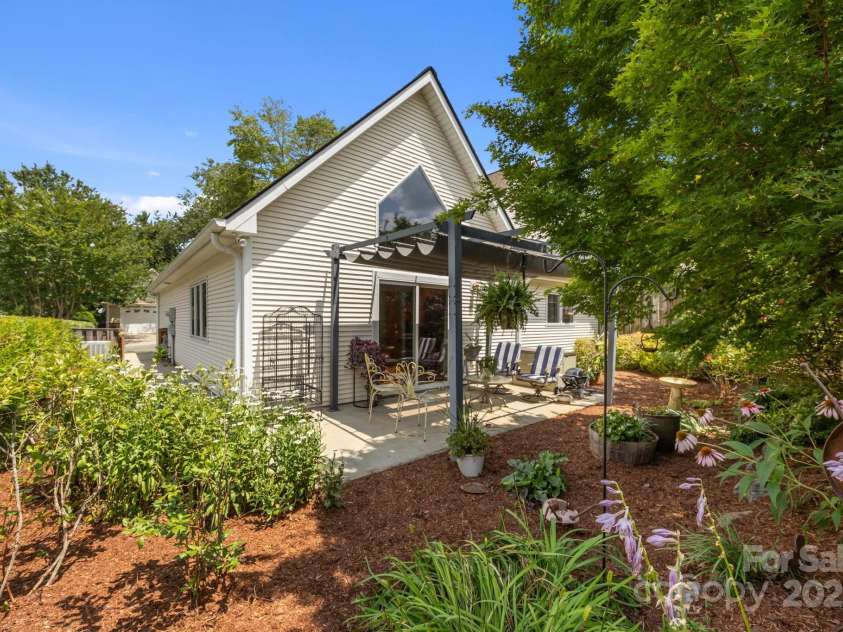 8 Beekeeper Trail, Swannanoa, NC 28778.  MLS# CAR4280414, YatesRealty ID 32396. Your outdoor patio -