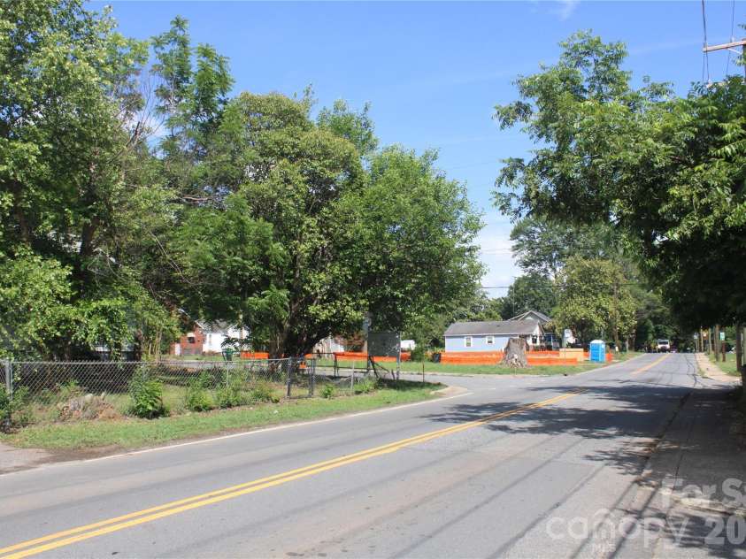 809 Norris Avenue, Charlotte, NC 28206.  MLS# CAR4387016, YatesRealty ID 32396. 