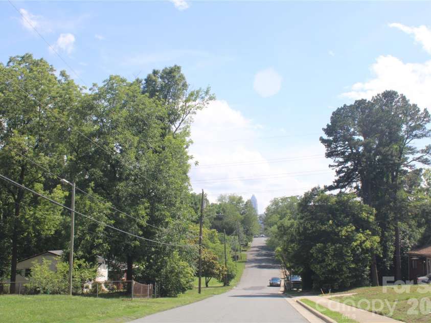 809 Norris Avenue, Charlotte, NC 28206.  MLS# CAR4387016, YatesRealty ID 32396. 
