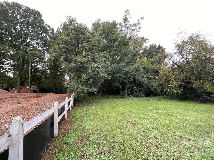 809 Norris Avenue, Charlotte, NC 28206.  MLS# CAR4387016, YatesRealty ID 32396. 