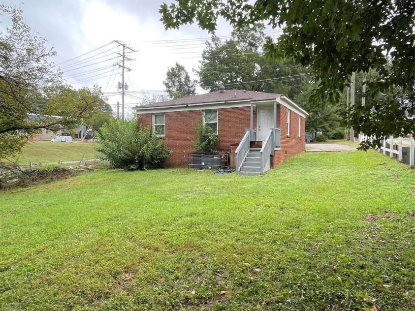 809 Norris Avenue, Charlotte, NC 28206.  MLS# CAR4387016, YatesRealty ID 32396. 
