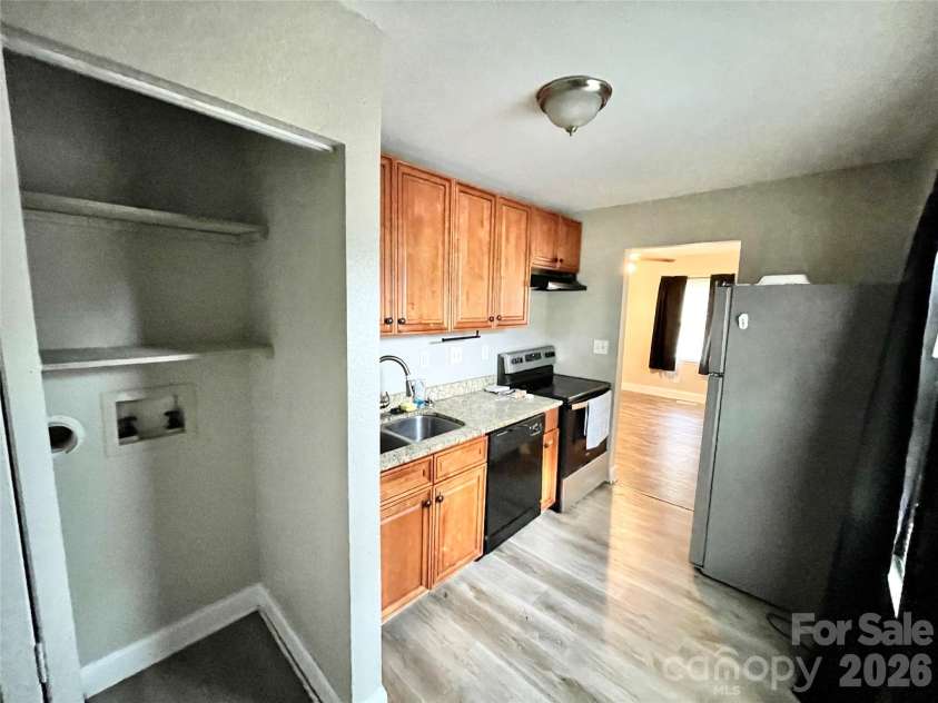 809 Norris Avenue, Charlotte, NC 28206.  MLS# CAR4387016, YatesRealty ID 32396. 