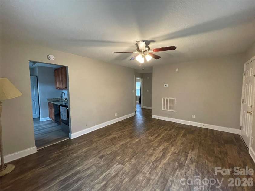 809 Norris Avenue, Charlotte, NC 28206.  MLS# CAR4387016, YatesRealty ID 32396. 