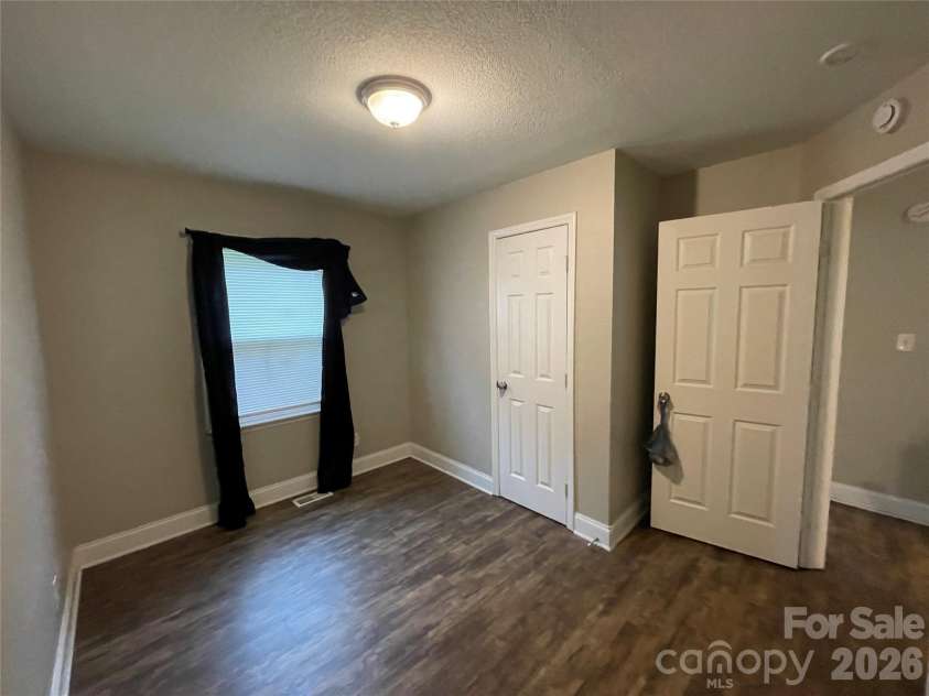 809 Norris Avenue, Charlotte, NC 28206.  MLS# CAR4387016, YatesRealty ID 32396. 