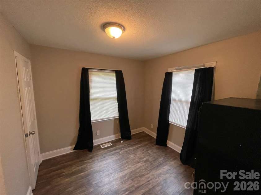 809 Norris Avenue, Charlotte, NC 28206.  MLS# CAR4387016, YatesRealty ID 32396. 